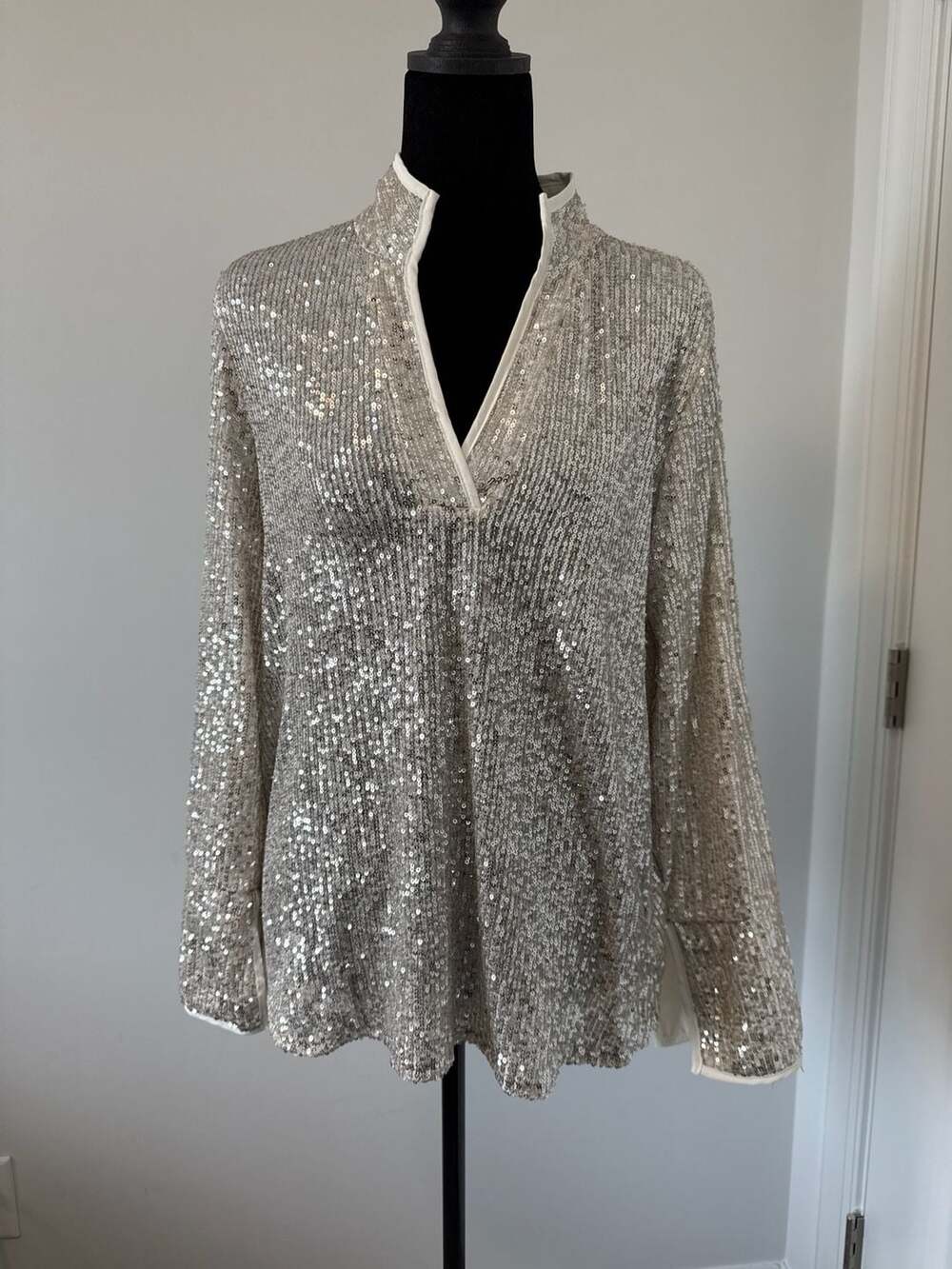 Vince Camuto Silver Sequined Split-Neck Tunic Top, Size S